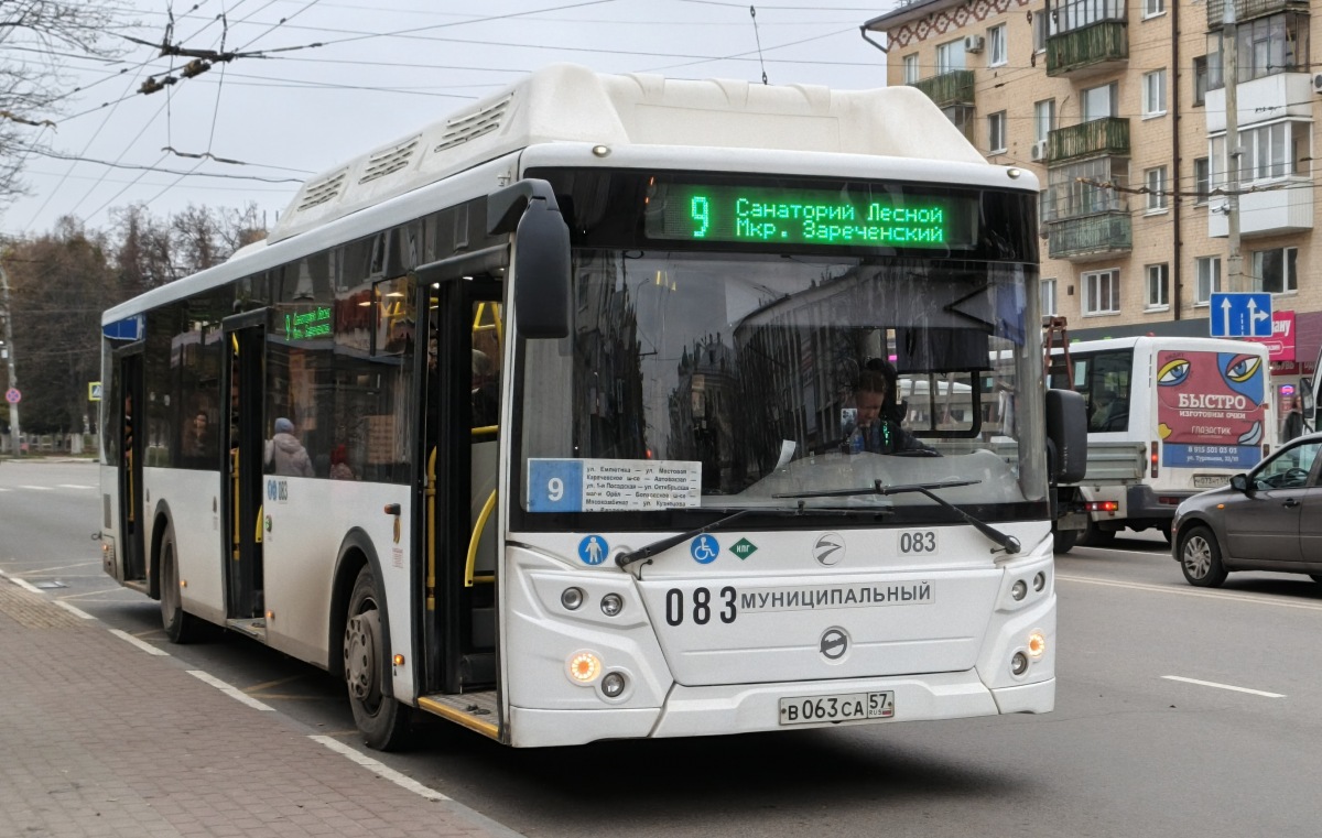 083 083