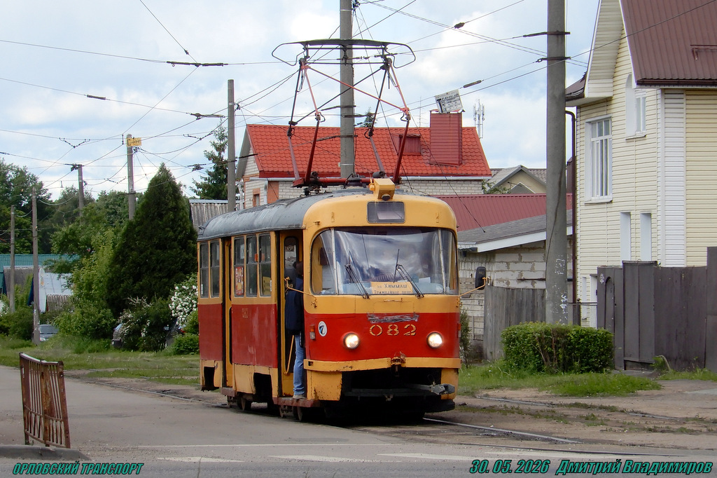 082