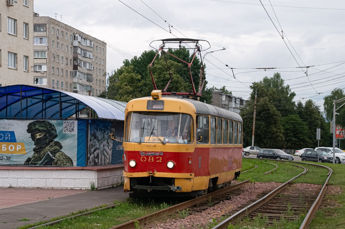 082 082