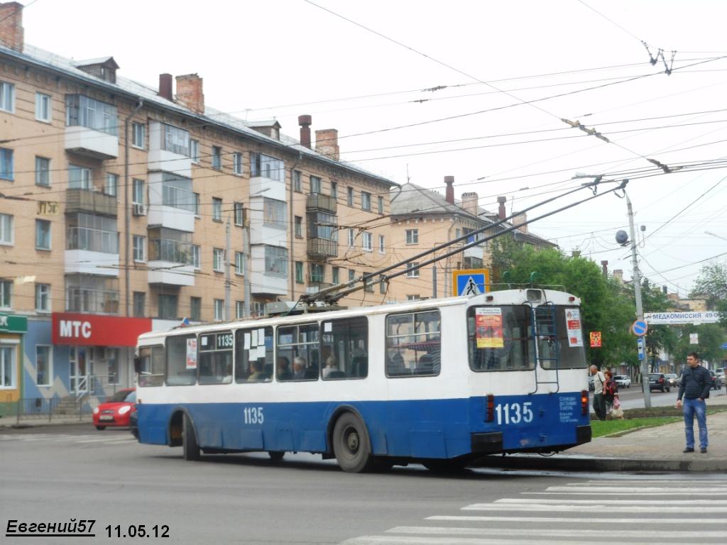 1135
