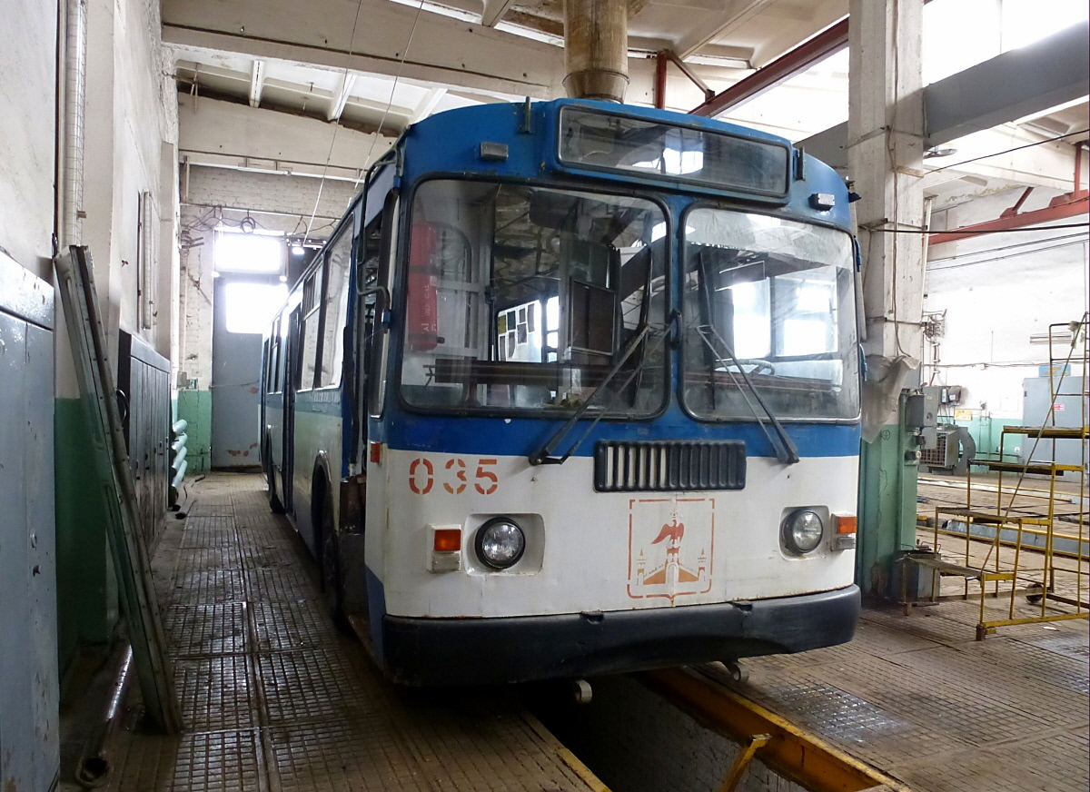 035