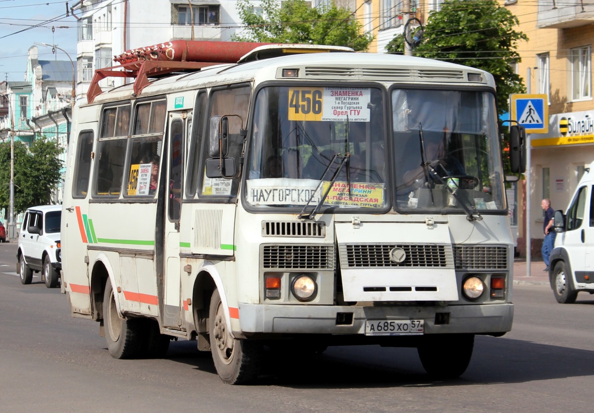 А 685 ХО 57
