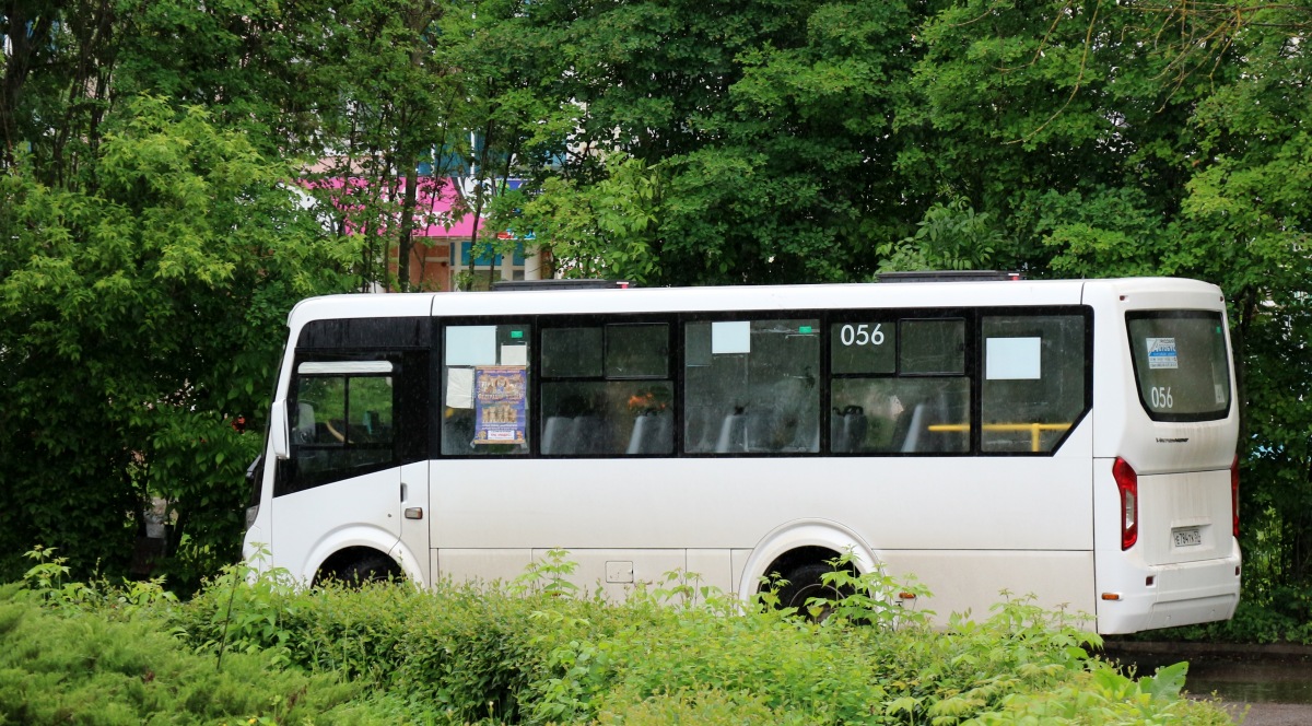 056 056