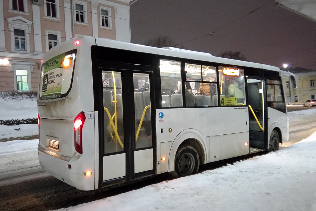 076 076