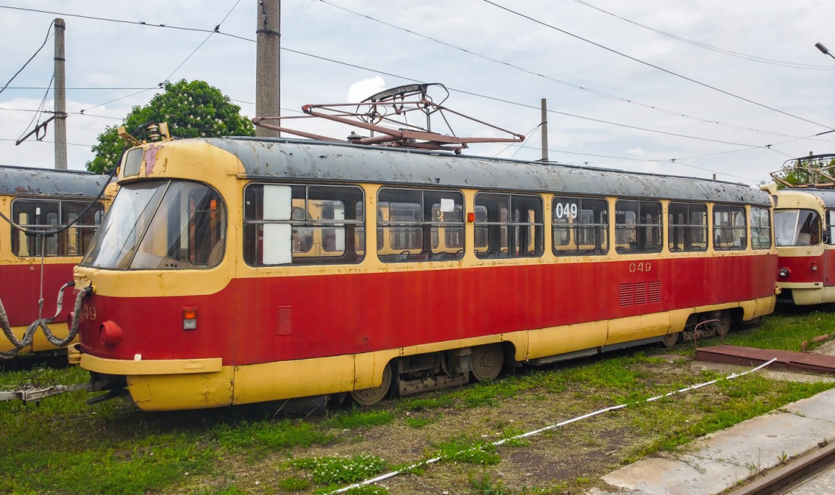 049 049