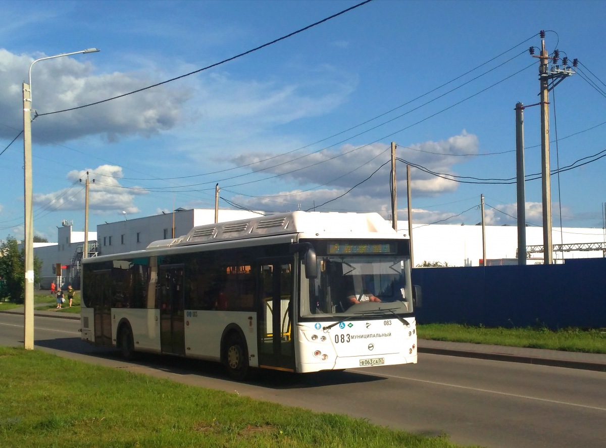 083 083