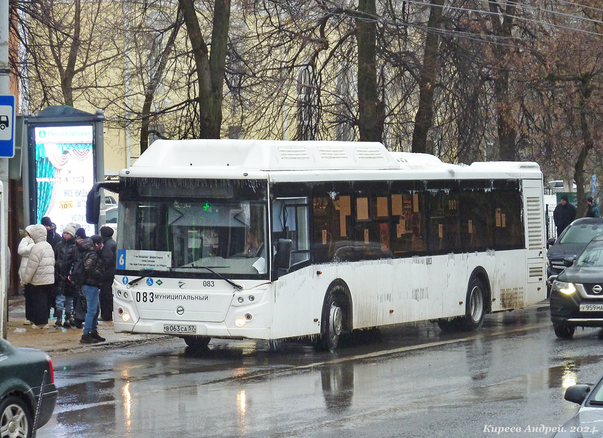 083 083