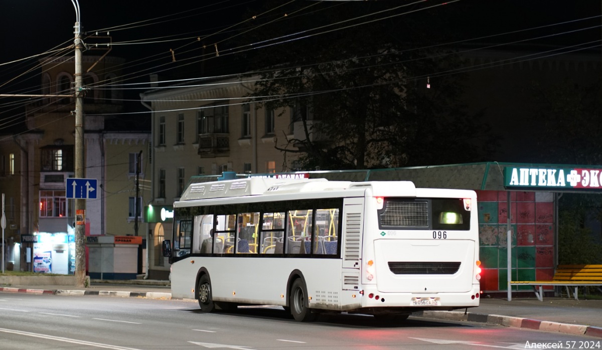 096 096